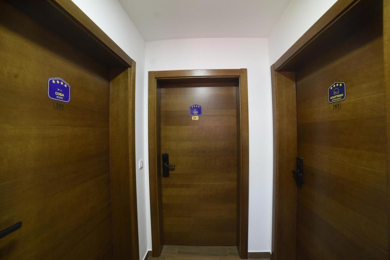 "Mini Hotel Vienna" Apartments Vrnjacka Banja Exterior photo